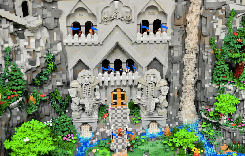 Illustration for article titled This 80,000-brick Lego kingdom from 'The Hobbit' will blow your mind